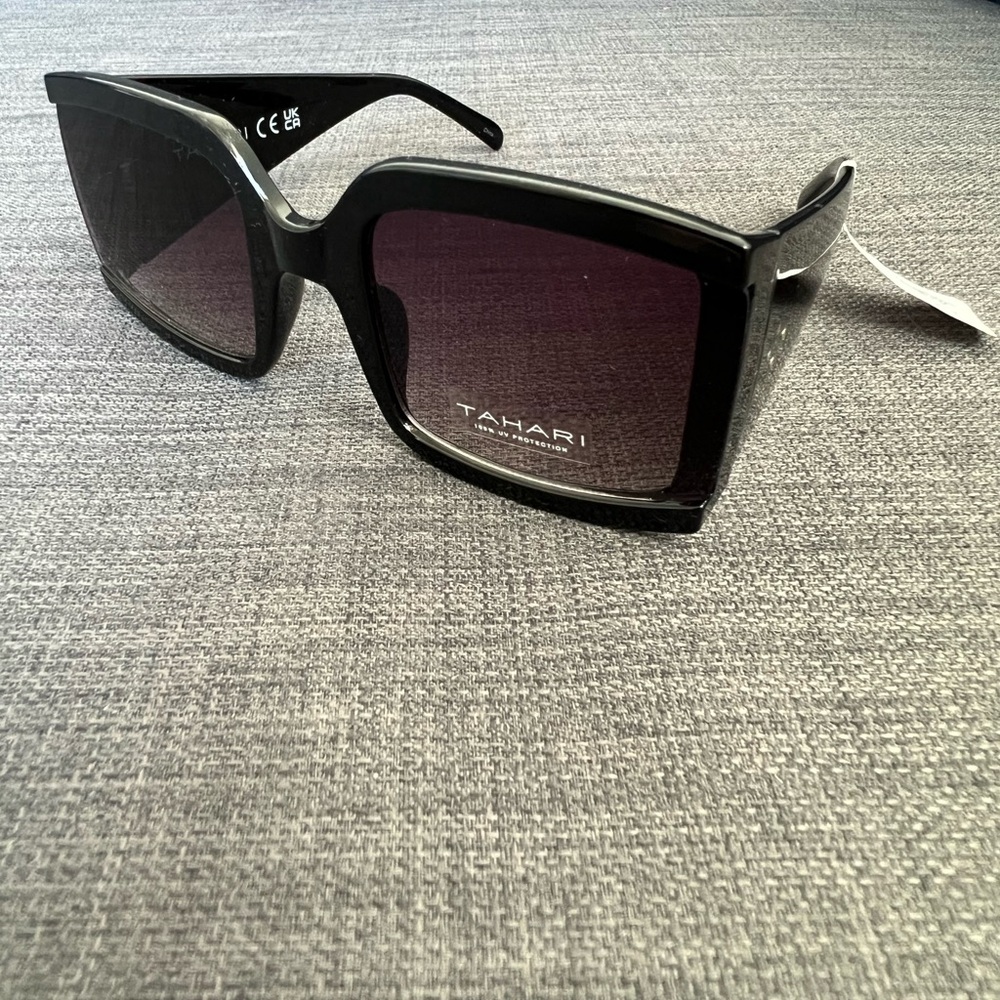 NWT TAHARI SUNGLASSES EYEWEAR ACCESSORY